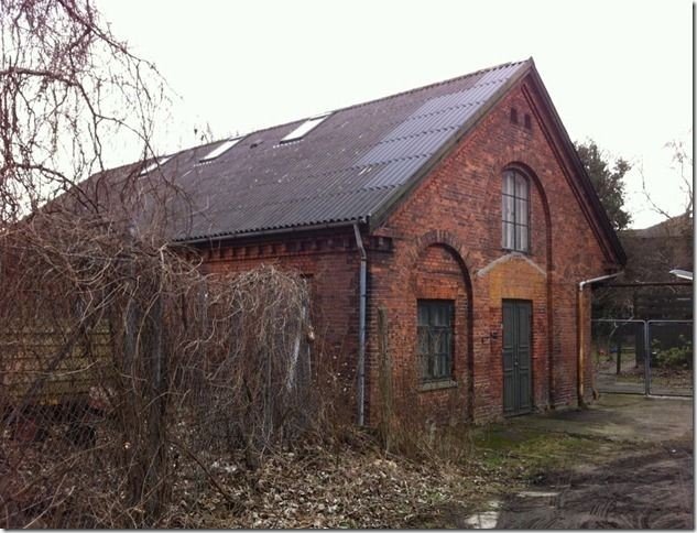 Bedesalen blev indviet som midlertidig sognekirke i 1892. Den havde oprindeligt været gymnastiksal